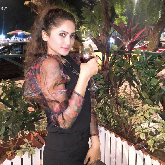 Puff sleeves t shirt - Picture 4 of 5